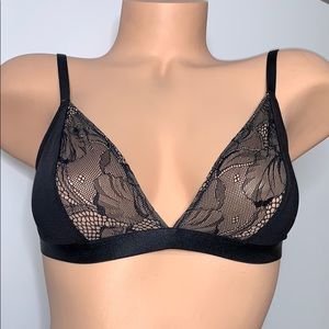 NWOT VINCE CAMUTO Black Lace Wireless Bralette Bra